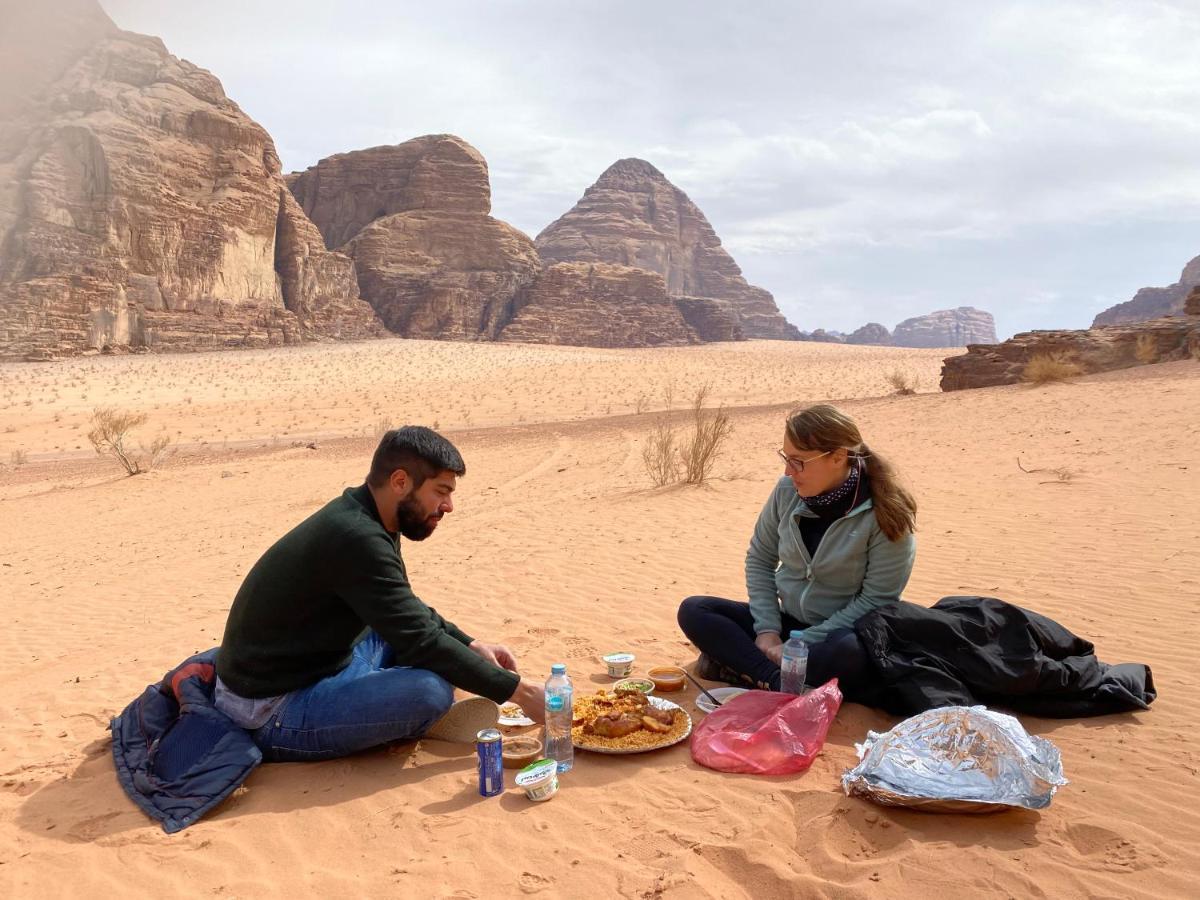 Wadi Rum Hugo Camp Exteriör bild