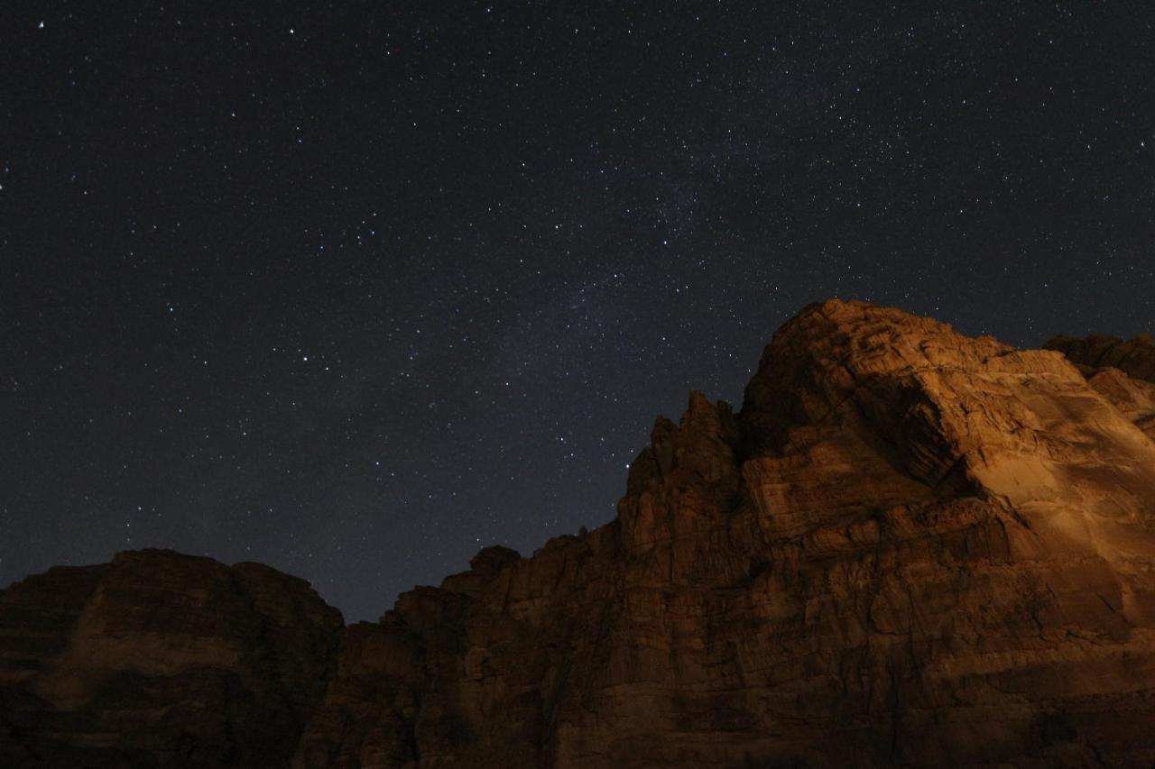 Wadi Rum Hugo Camp Exteriör bild