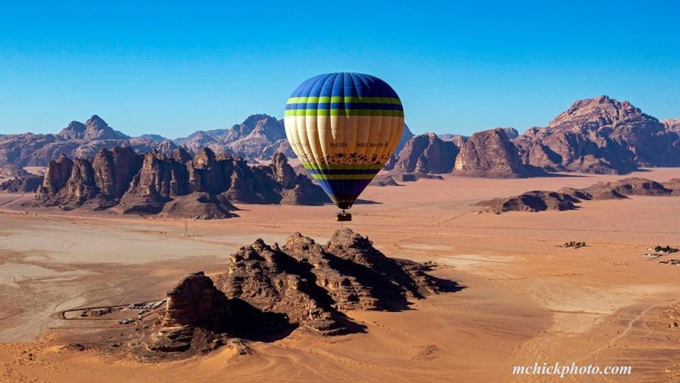 Wadi Rum Hugo Camp Exteriör bild