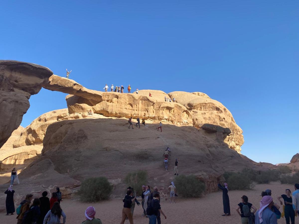 Wadi Rum Hugo Camp Exteriör bild