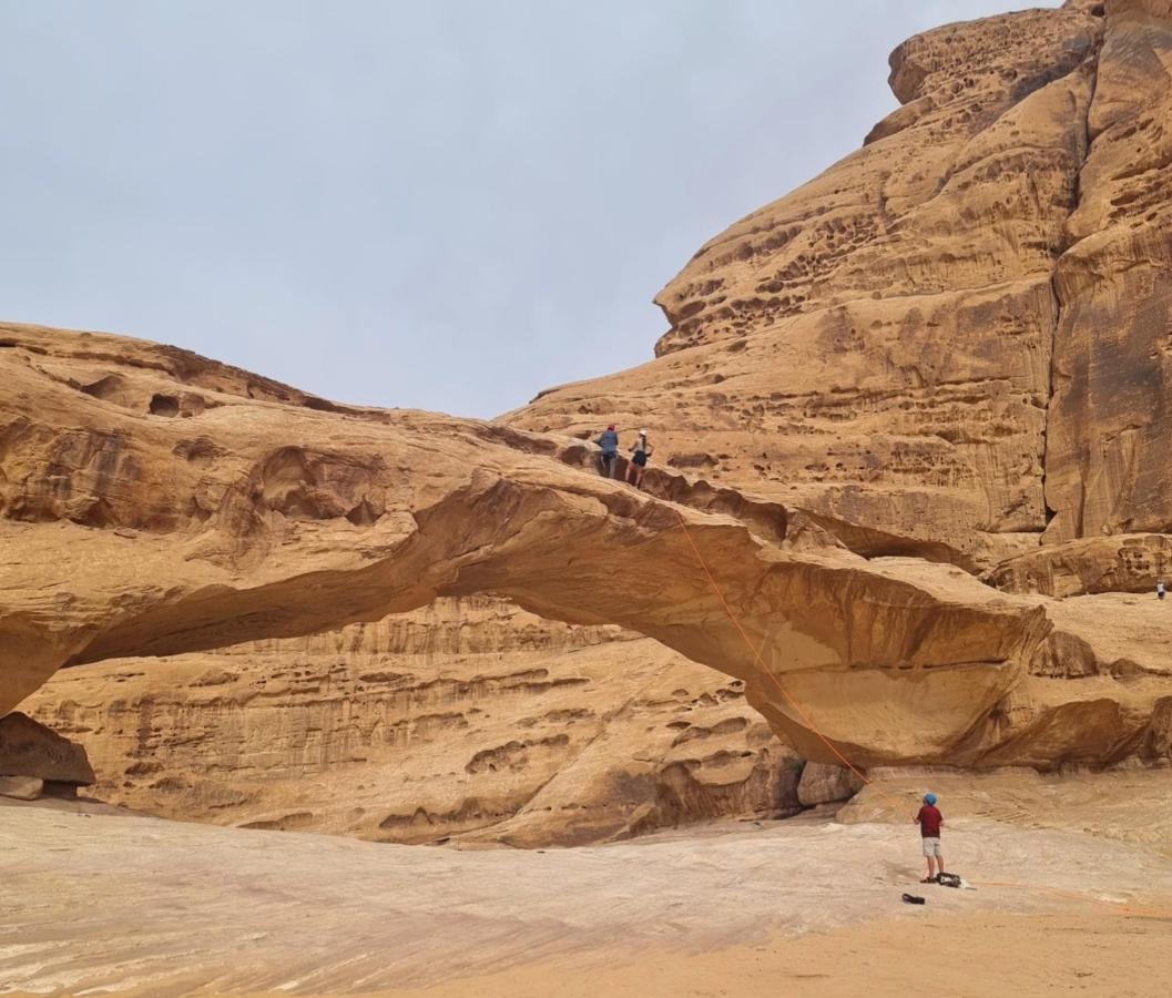 Wadi Rum Hugo Camp Exteriör bild