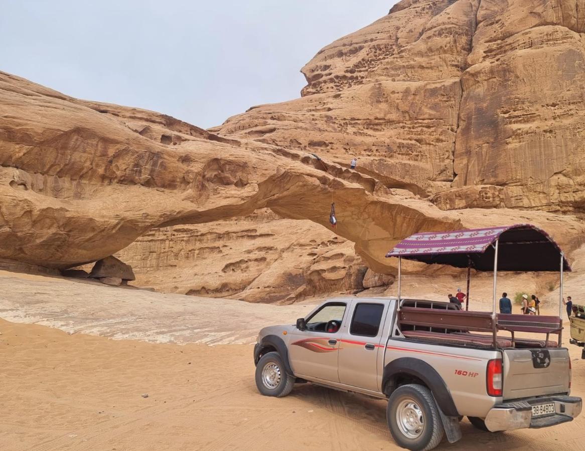 Wadi Rum Hugo Camp Exteriör bild