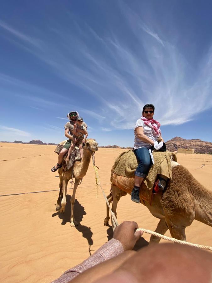 Wadi Rum Hugo Camp Exteriör bild
