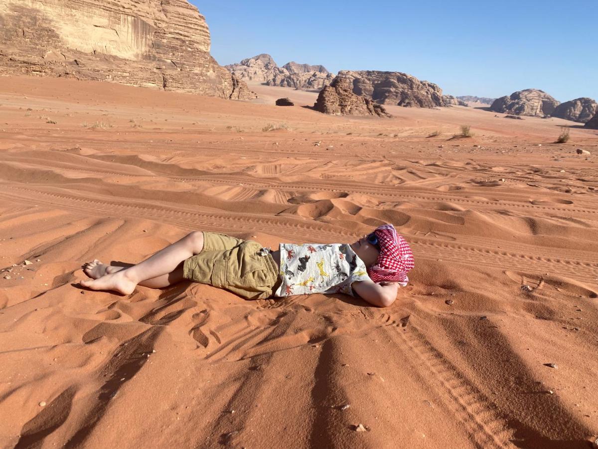 Wadi Rum Hugo Camp Exteriör bild